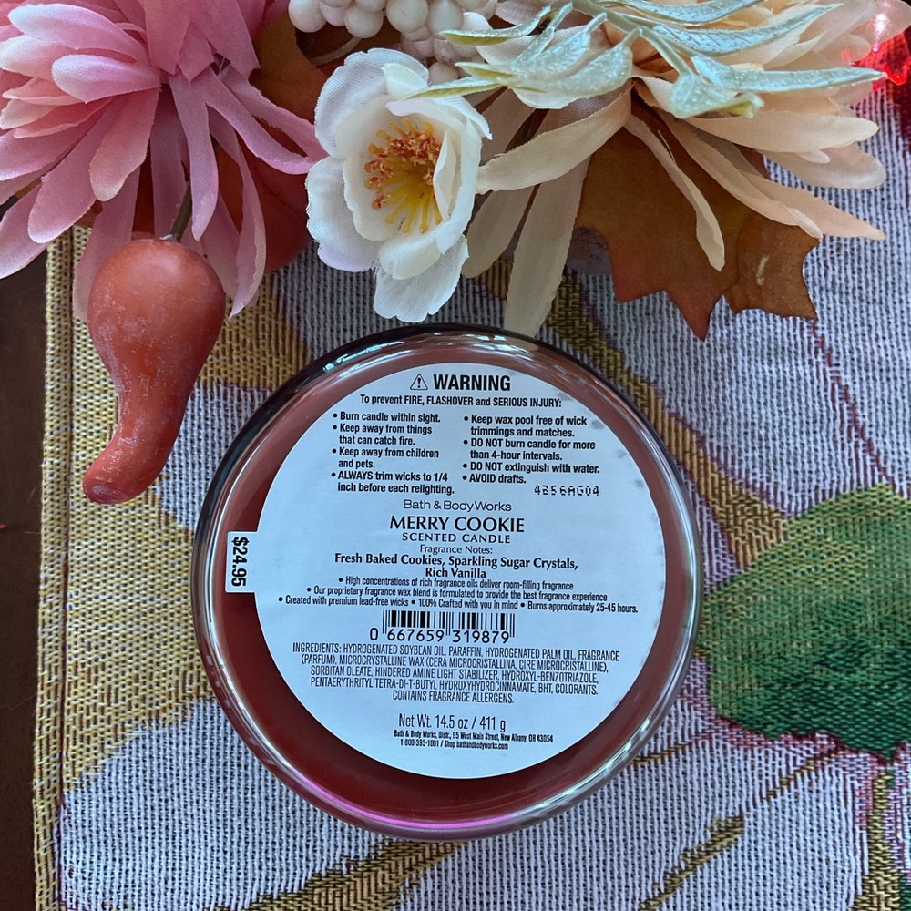 Bath & Body Works 3 wick Merry Cookie Holiday Scented Candle New in box.$10 - Picture 2 of 4
